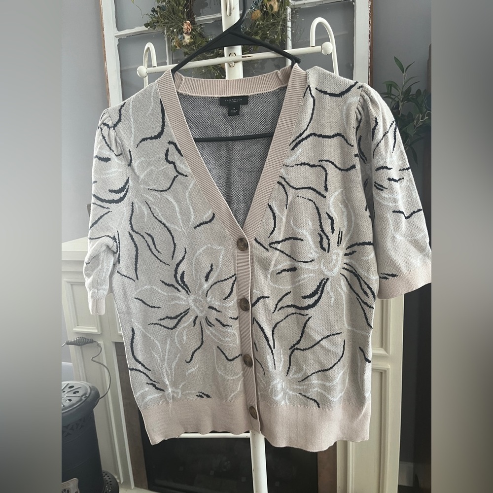Ann Taylor short sleeve cardigan size M